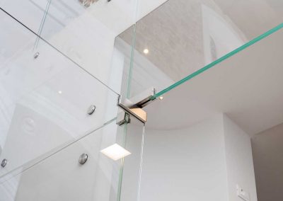 Glass sistem sa mimokretnim vratima - Kristal