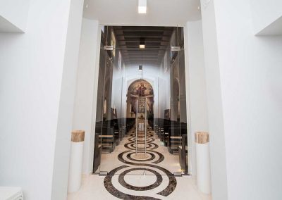 Glass sistem sa mimokretnim vratima - Kristal