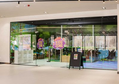 Glass sistem sa mimokretnim vratima - Kristal